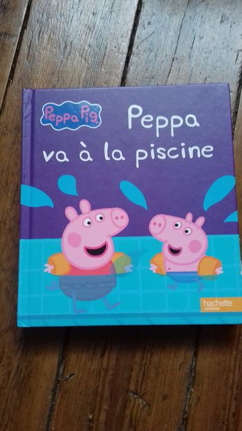 Peppa va à la piscine