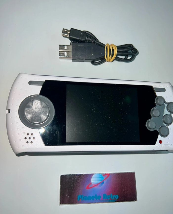 Sega Mega Drive Ultimate Portable Game Player Loose Version PAL Blanche - photo numéro 2