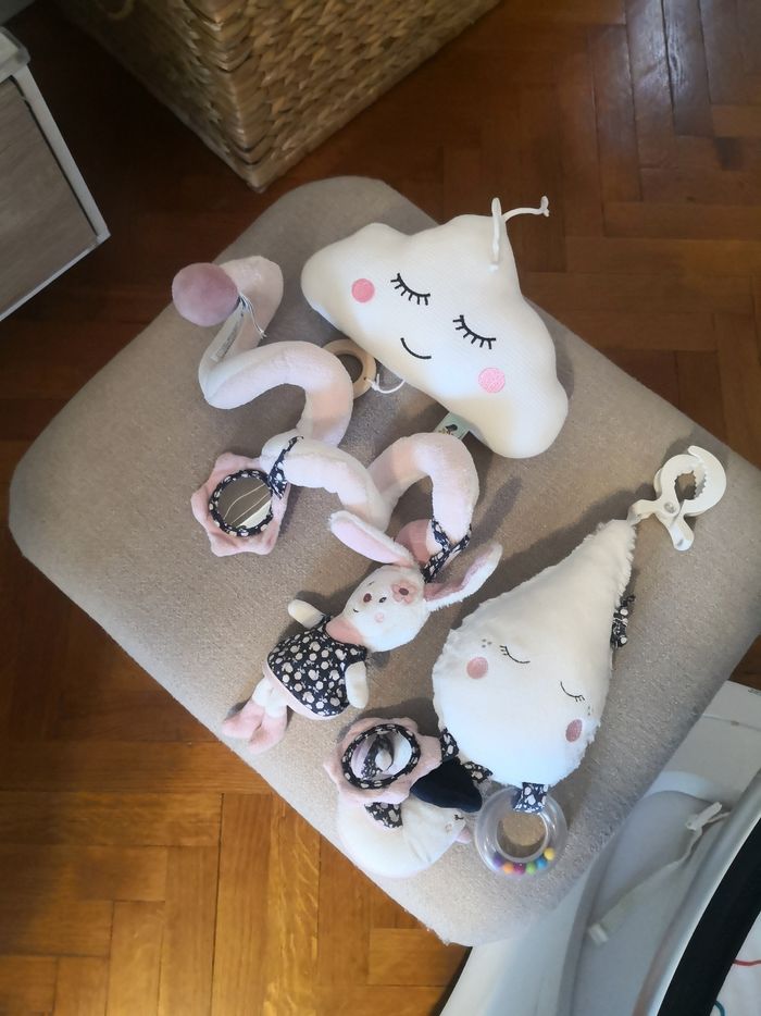 Lot matelas à langer, tour de lit, jouet sauthon - photo numéro 4