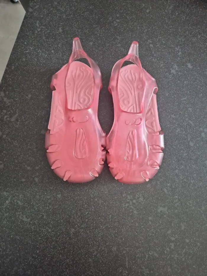 Chaussures aquatique fille taille 22 decathlon