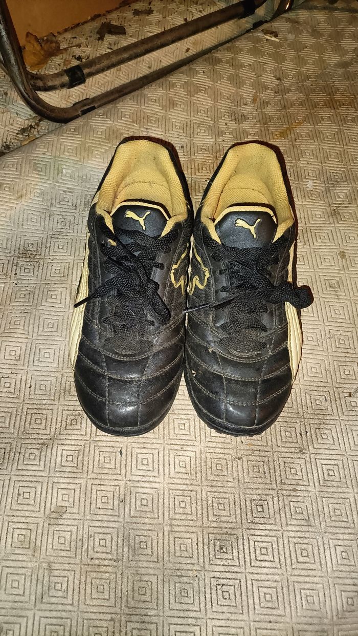 Chaussure de foot enfant Puma 38