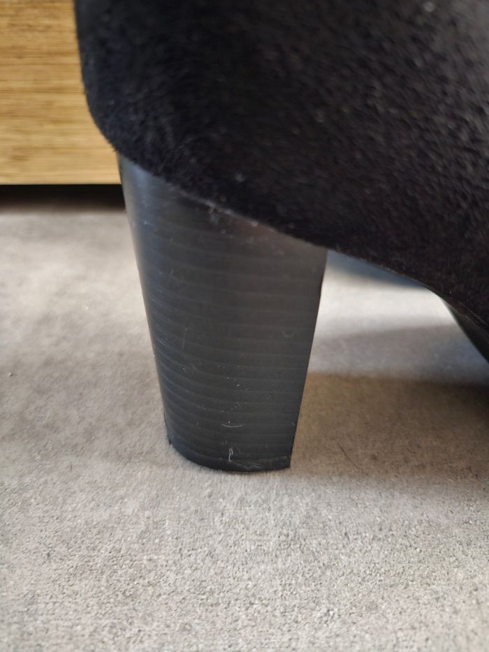 Paire de bottines noires a talon - Taille 40 - Très bon etat - photo numéro 4