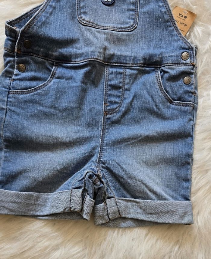 Neuve (non portée)🏷🥰🤩😍💙 salopette courte 36mois (98cm) garçon 💙😍🤩 - photo numéro 3