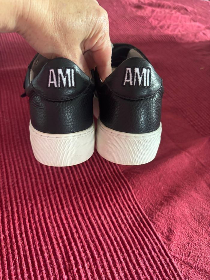 Baskets AMI cuir 39 excellent état #