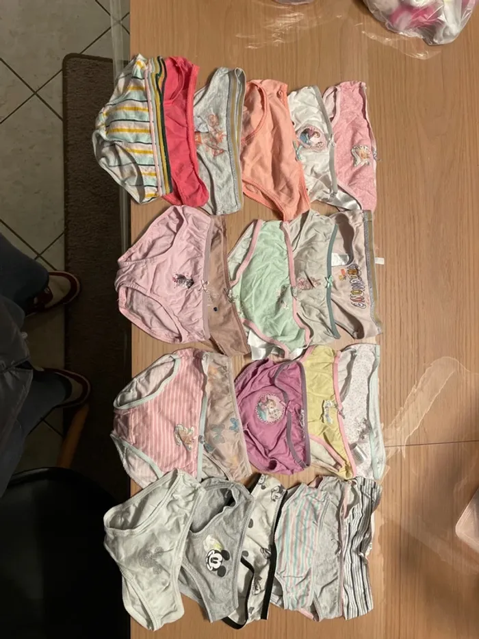 Lot 22 culottes 2/3 ans