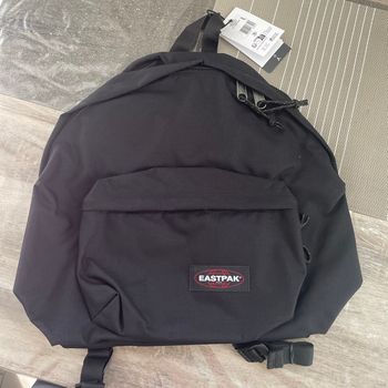 sac à dos easrpak tout neuf