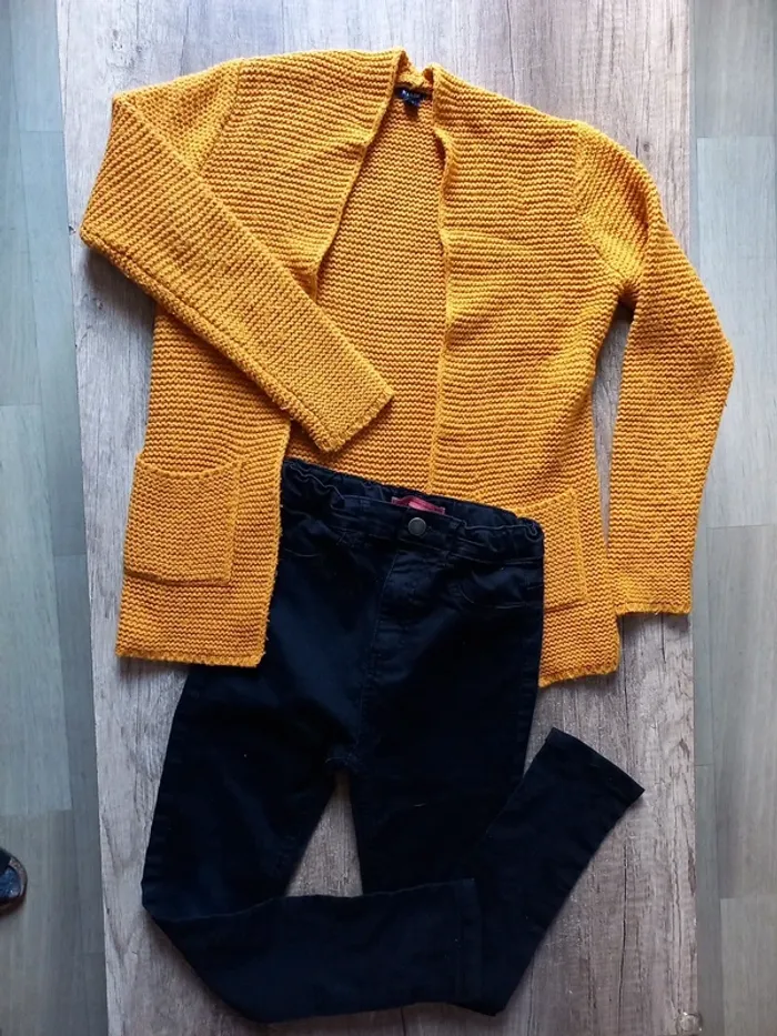 Ensemble gilet en laine et jeans noir 8 ans