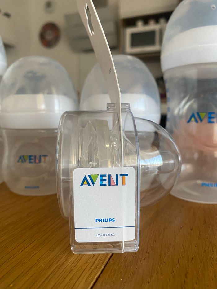 Lot 4 biberons Philips avent - photo numéro 2
