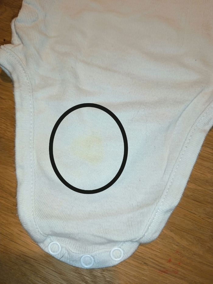 Lot bodies 1mois - photo numéro 3