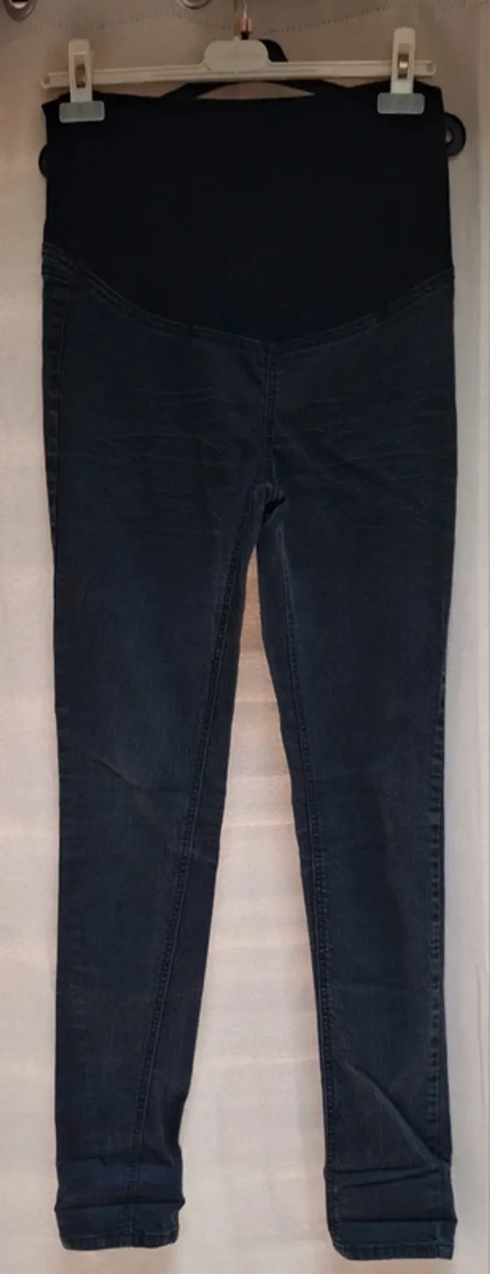 Jean grossesse slim taille 42 en très bon état "ligne maternité"