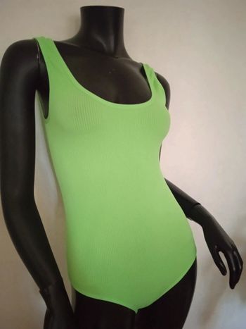 Body côtelé vert