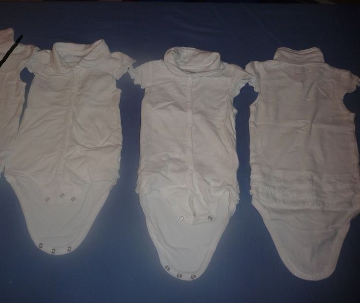 Lot de 3 bodys kitchoun avec froufrou derrière taille 24 mois