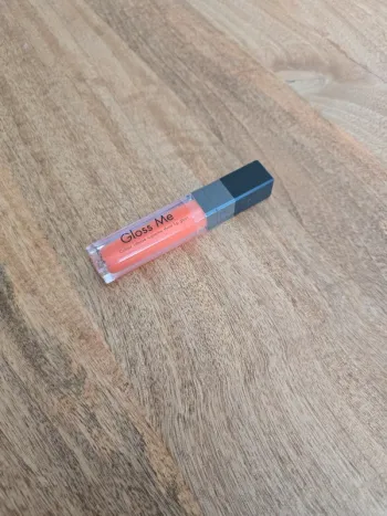 Gloss me Sleek