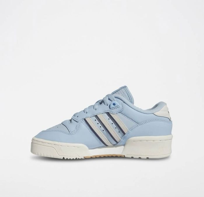 Chaussures adidas enfants neuf - photo numéro 10