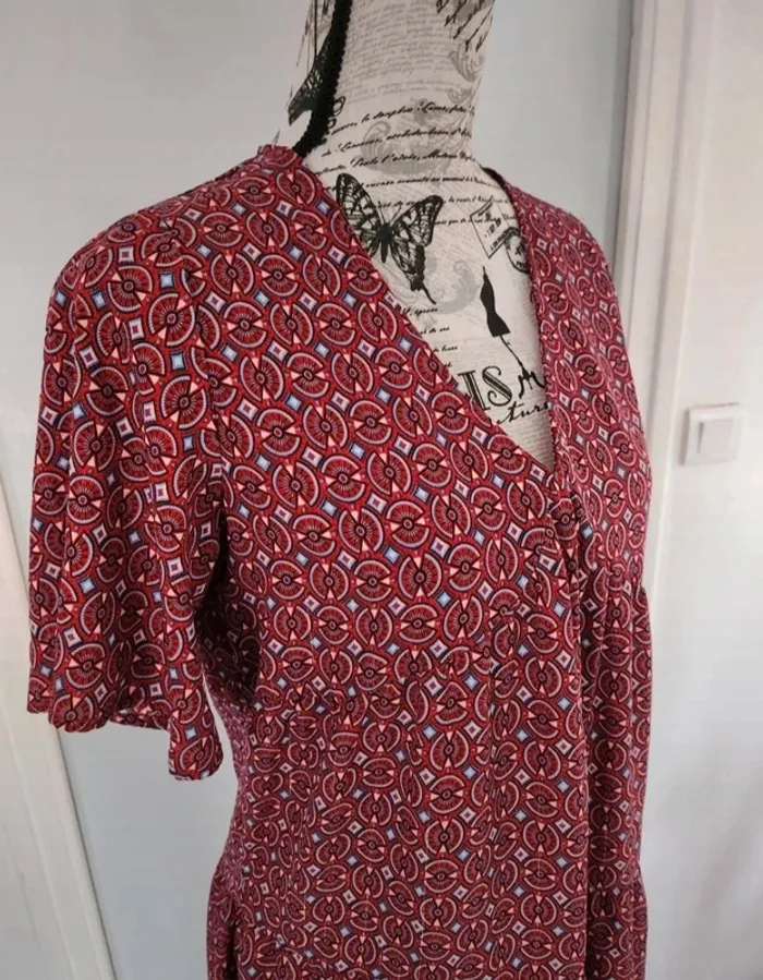 Robe Cache Cache fluide rouge à motifs géométriques de taille 36