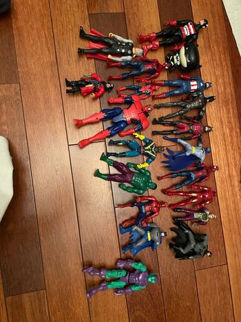 Lot de 20 super héros 