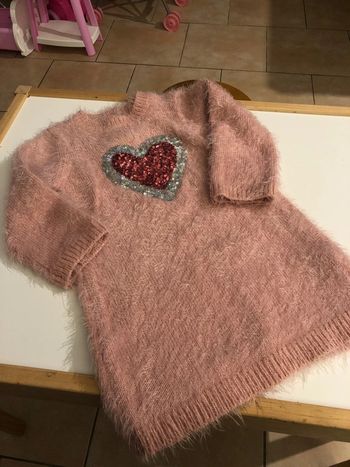 Robe pull avec coeur en sequins