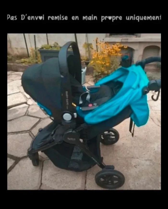 Poussette britax avec base ISOFIX pour voiture
