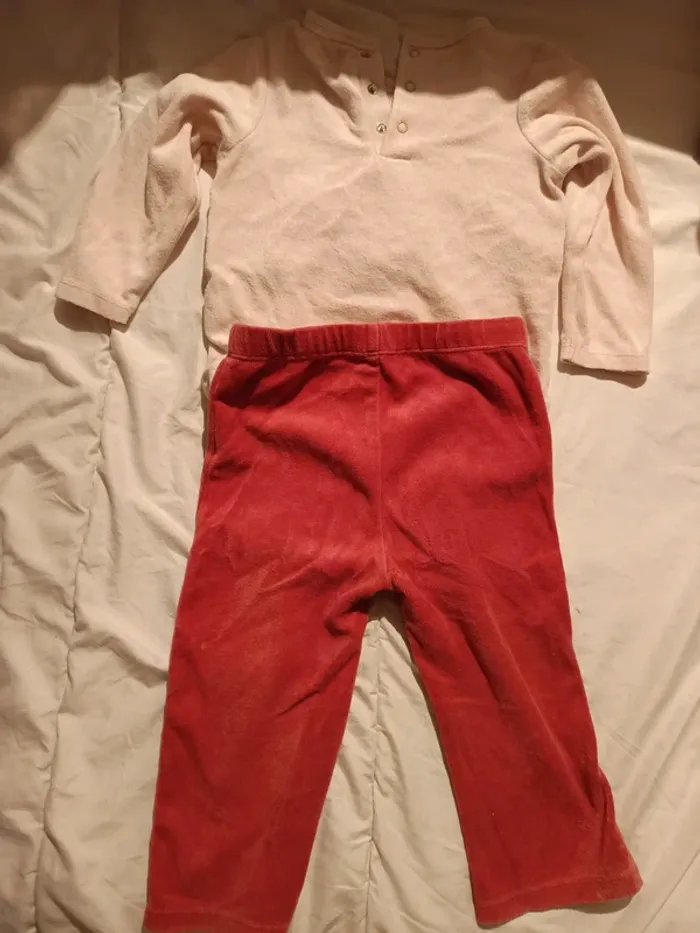 Pyjama velours 24 mois - photo numéro 2