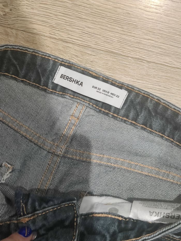 Jean droit baggy taille basse bleu foncé Bershka Taille 32 ( court) - photo numéro 3