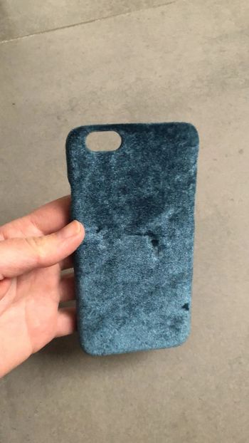 Coque en velours bleu