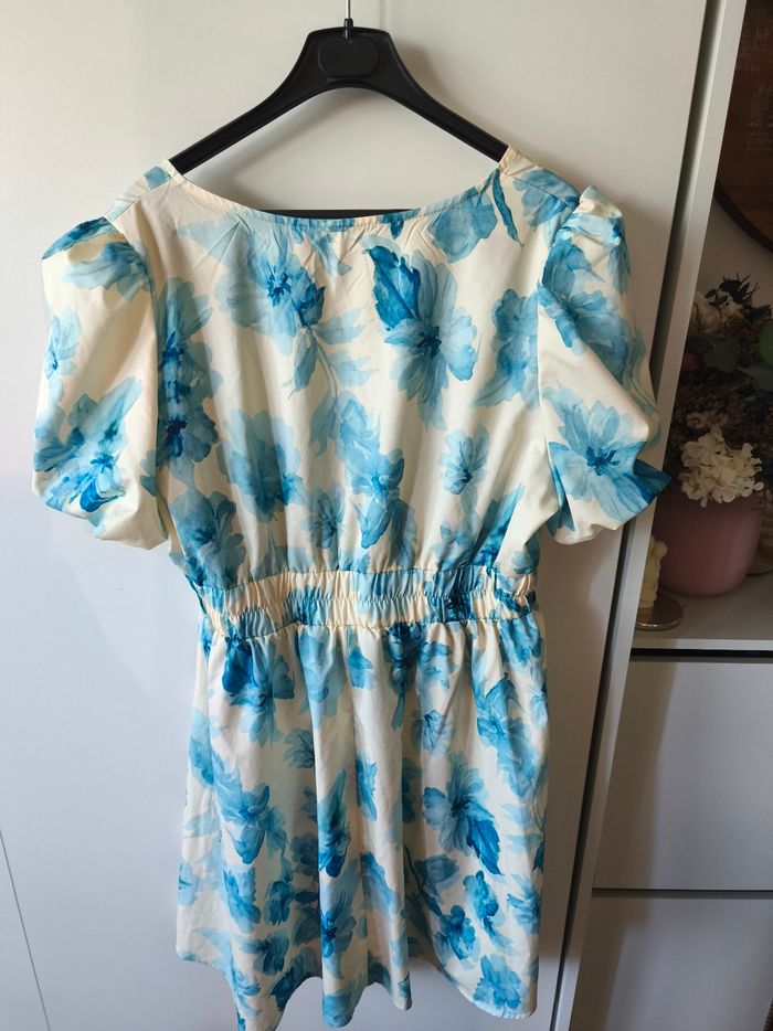 Robe fleurie bleue - photo numéro 7