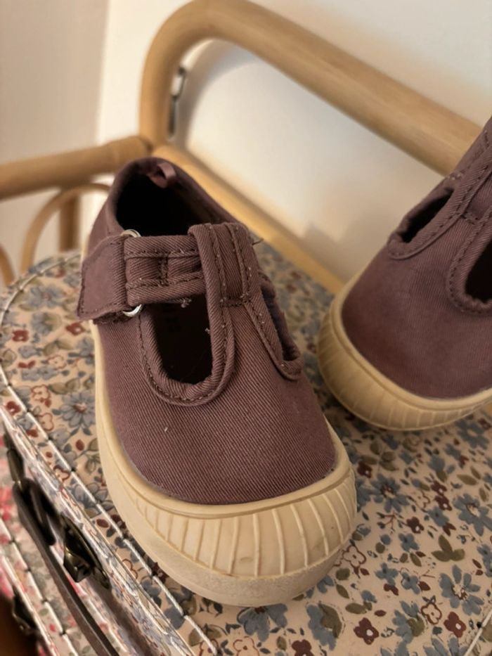 Chaussure violette - photo numéro 2