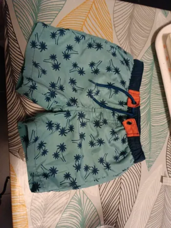 Short de bain taille 2 ans