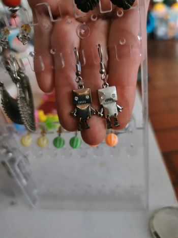 Boucle d'oreilles robot