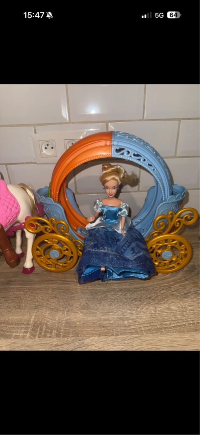 Carrosse et son cheval - photo numéro 2