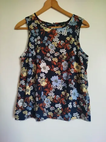 Jolie blouse sans manche/ débardeur