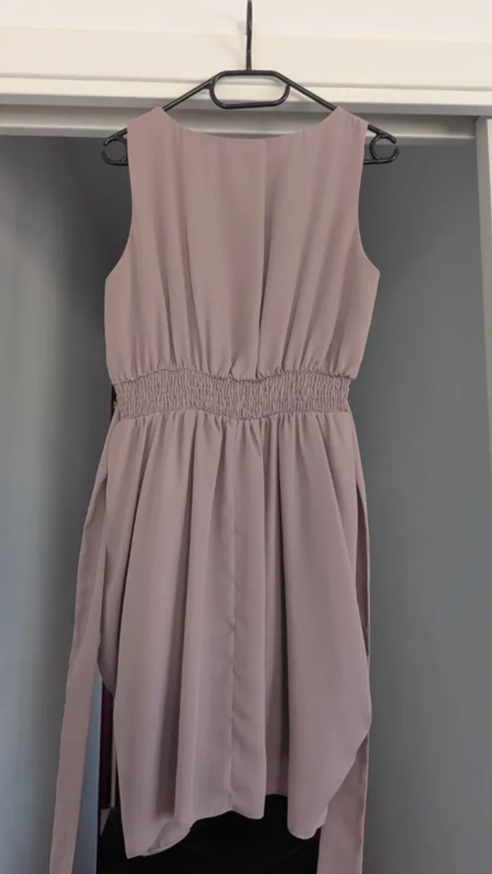 Robe de cocktail portee une fois - photo numéro 3
