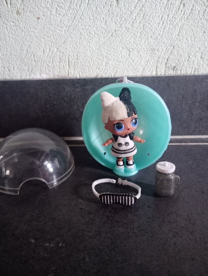 Poupée lol surprise