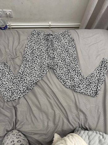 Pantalon léger à fleur