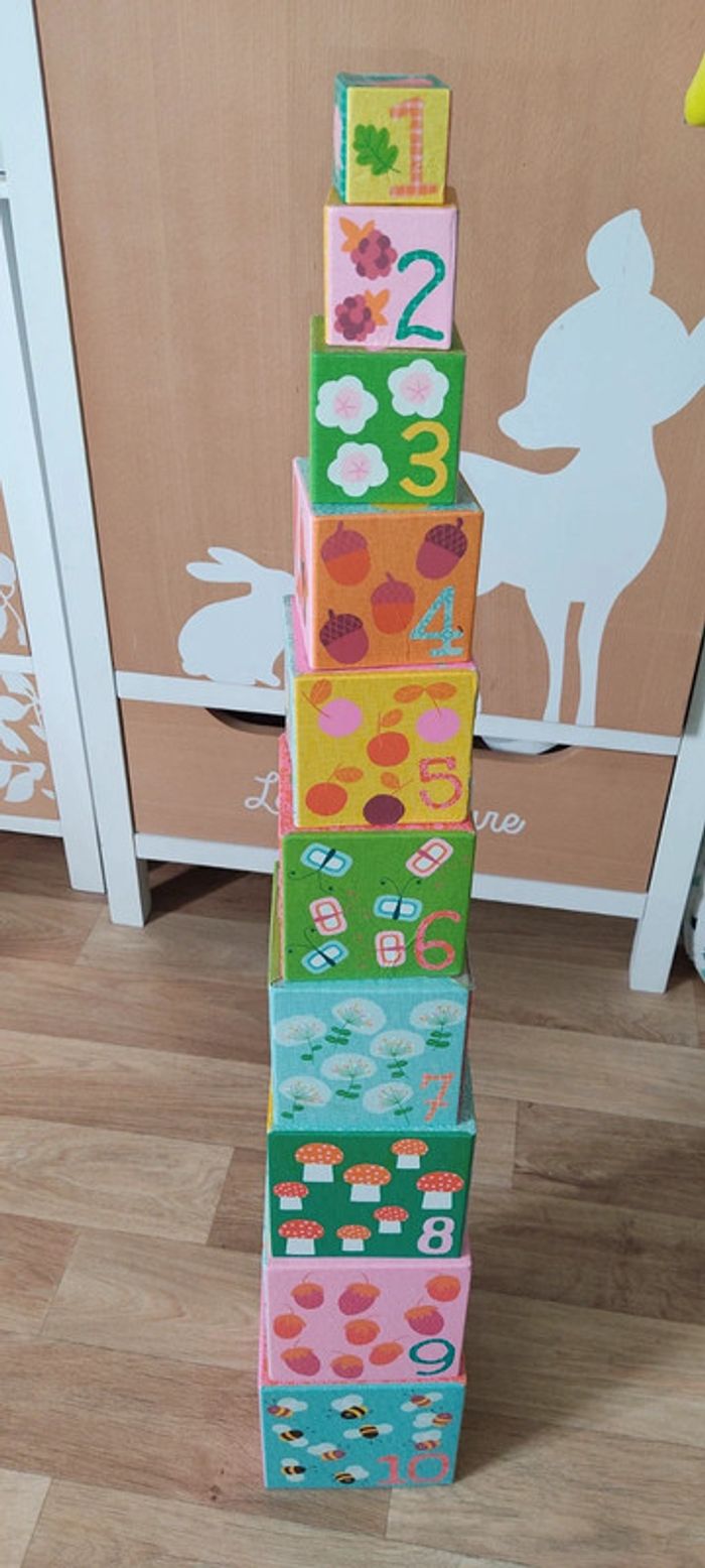 Cubes à empiler Djeco