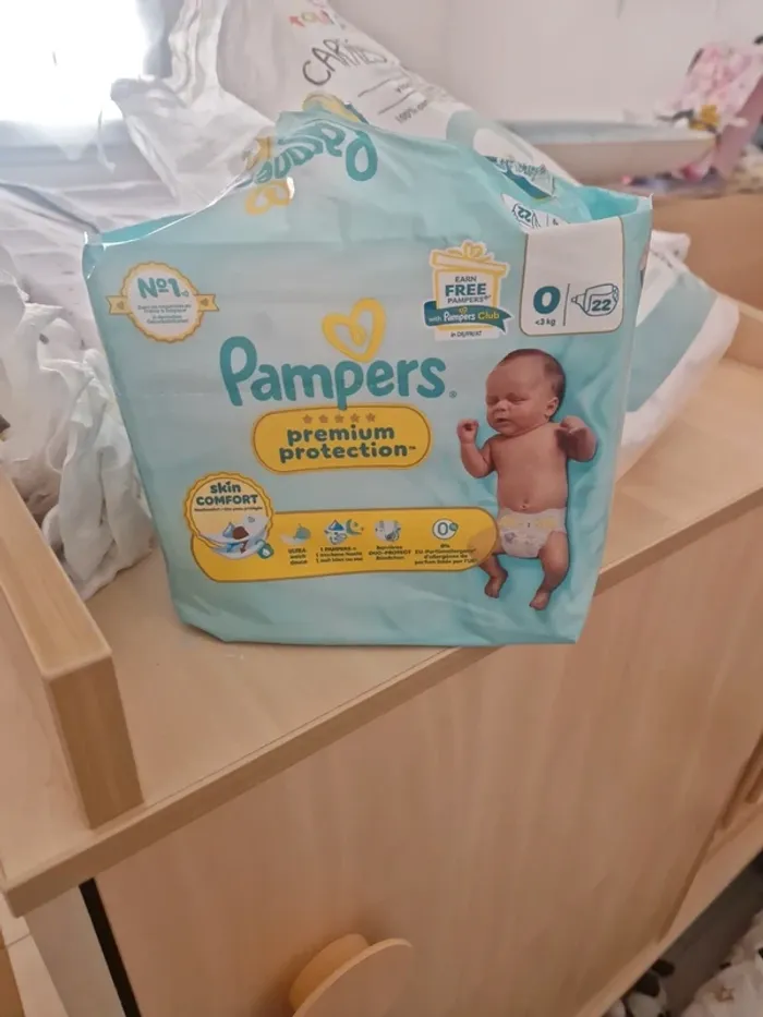Couches pampers taille 0