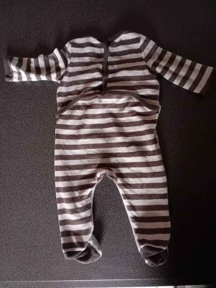 2 pyjamas - photo numéro 3