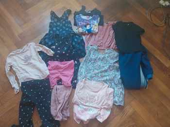 Lot vêtements 5 ans été+ quelques vêtements chauds
