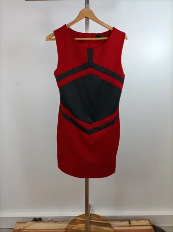 Robe courte sans manches rouge noire L graphique stretch col rond zip dos cintrée Ethina A1357