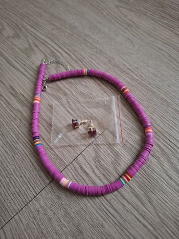 Collier et boucles d'oreilles  neuves