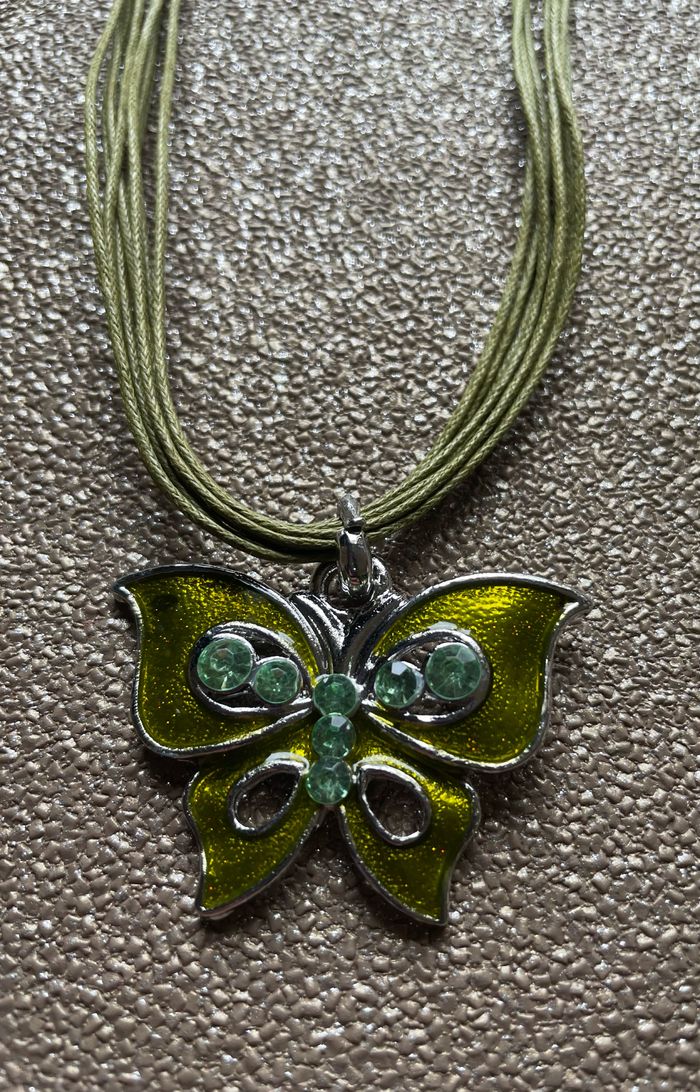 Collier papillon