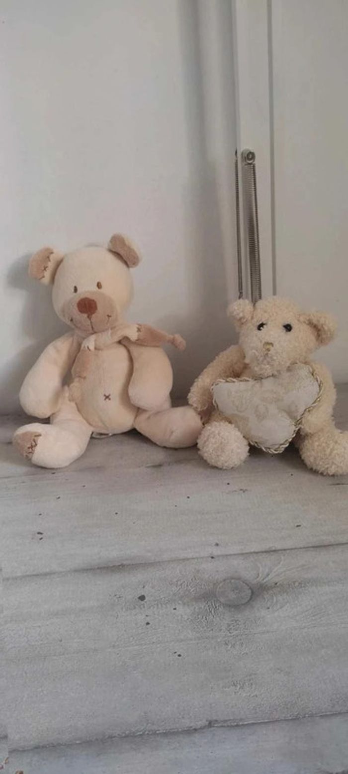 Lot  de 2  oursons  en  peluche