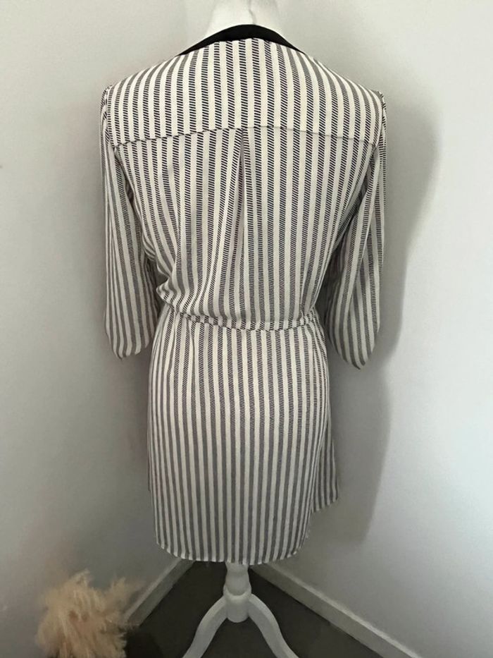 Robe rayée cintrée H&M XS comme neuve - photo numéro 5