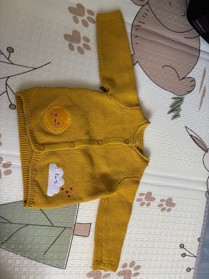 Gilet en maille bébé fille - photo numéro 3