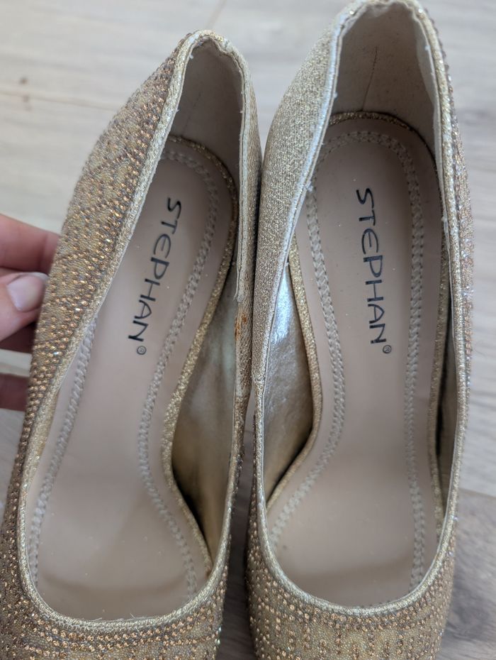 Chaussures hauts talons dorées 38 - photo numéro 5