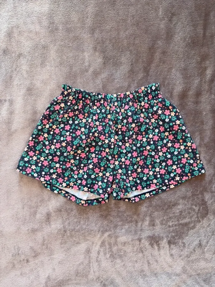 Lot de 24 vêtements fille taille 4 ans en très bon état - photo numéro 17