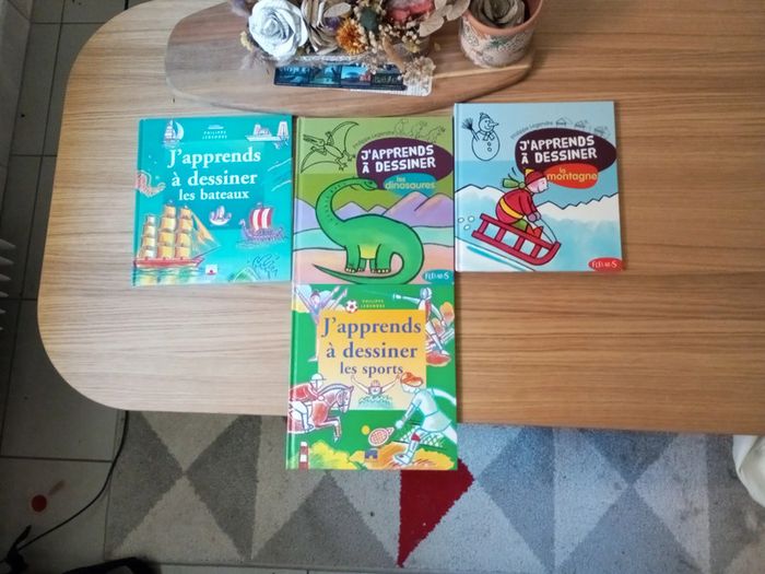 Livres j'apprends à dessiner les bateaux/ les dinosaures/ la montagne/ les sports