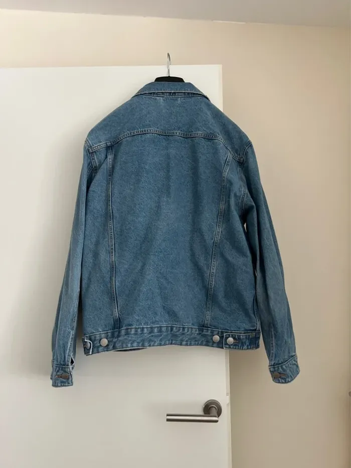 veste en jean bleu - photo numéro 4
