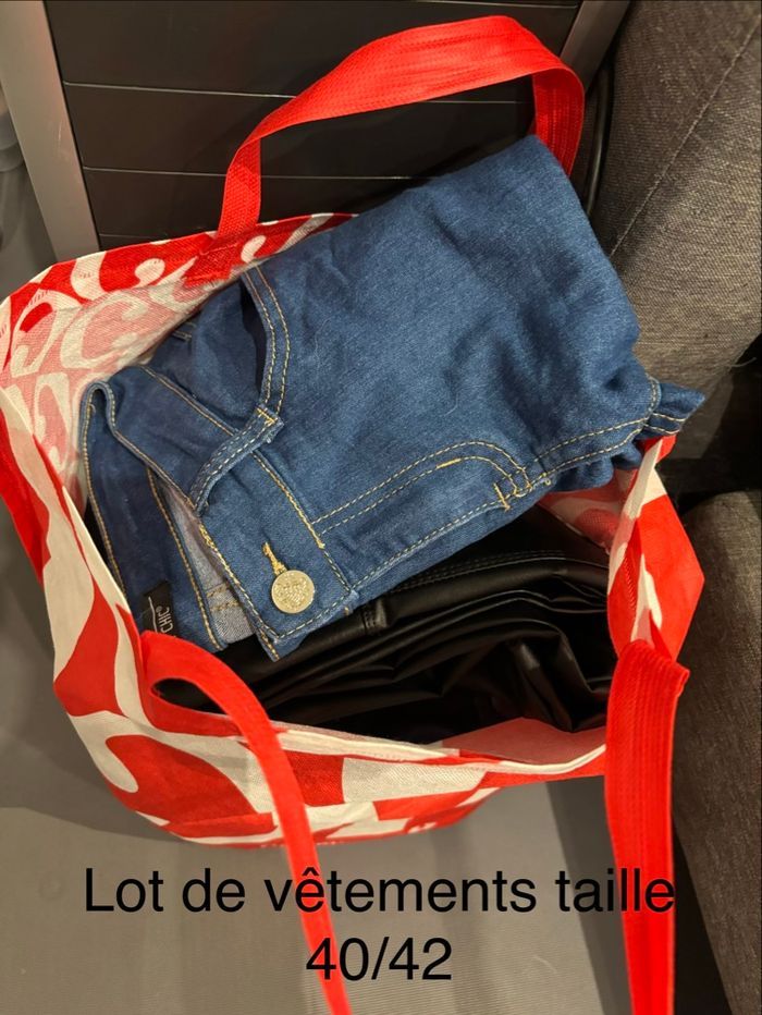 Lot de vêtements taille 40/42