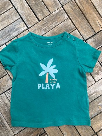 T-shirt.